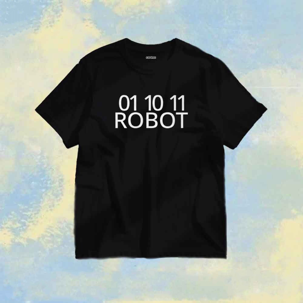 01 10 11 Robot T-Shirt Binary Code Graphic Tee Trending Tech Shirt Best Gift For Programmers And Coders