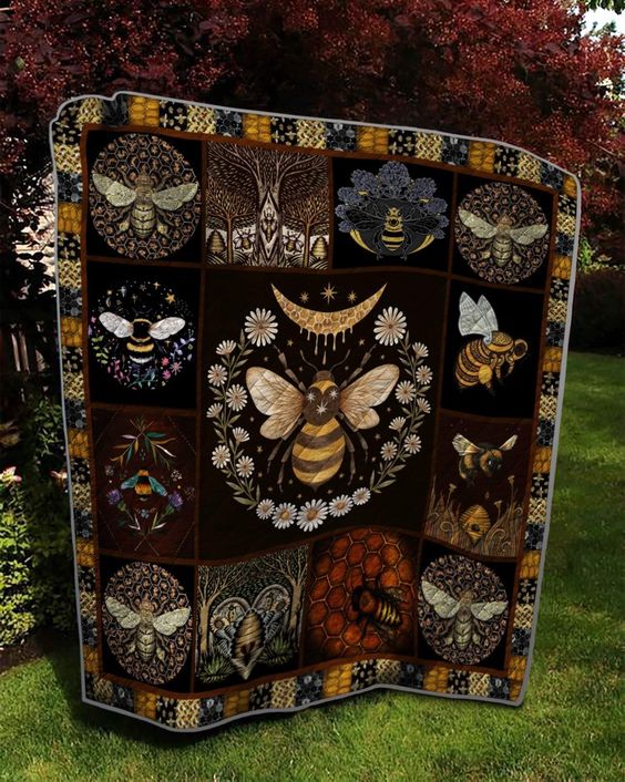 Aesthetic Pattern Bee Quilted Blanket Cute Fuzzy Blankets