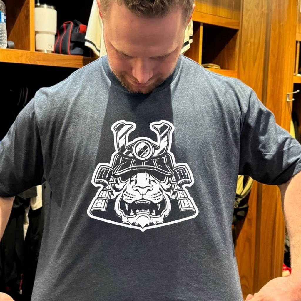 Angry Tiger Head In Samurai Helmet T-Shirt Cool Gifts For Boyfriend