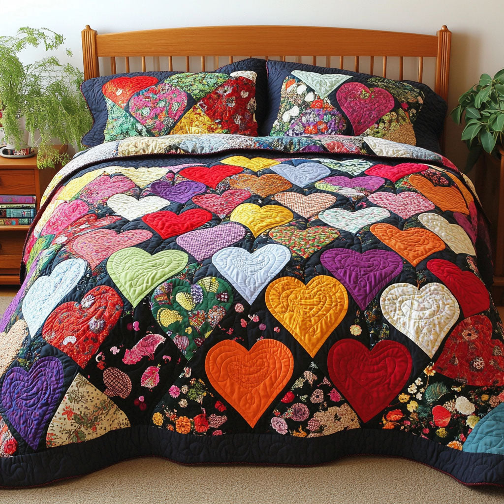 Beating Hearts Quilted Bedding Set Trendy Bedding Merch for Modern Homes
