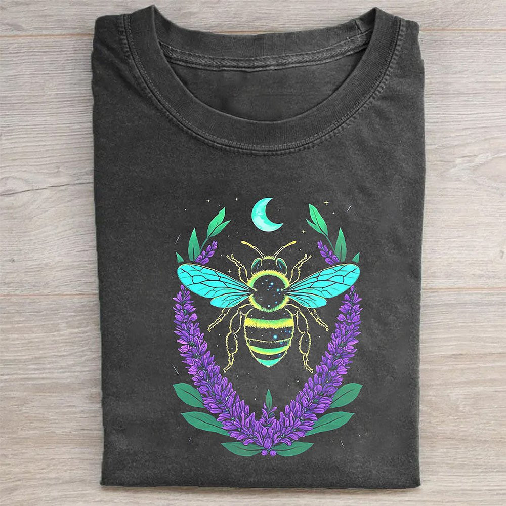 Bee And Lavender Graphic Tee Casual Cotton T-Shirt For Men And Women Who Love Bees