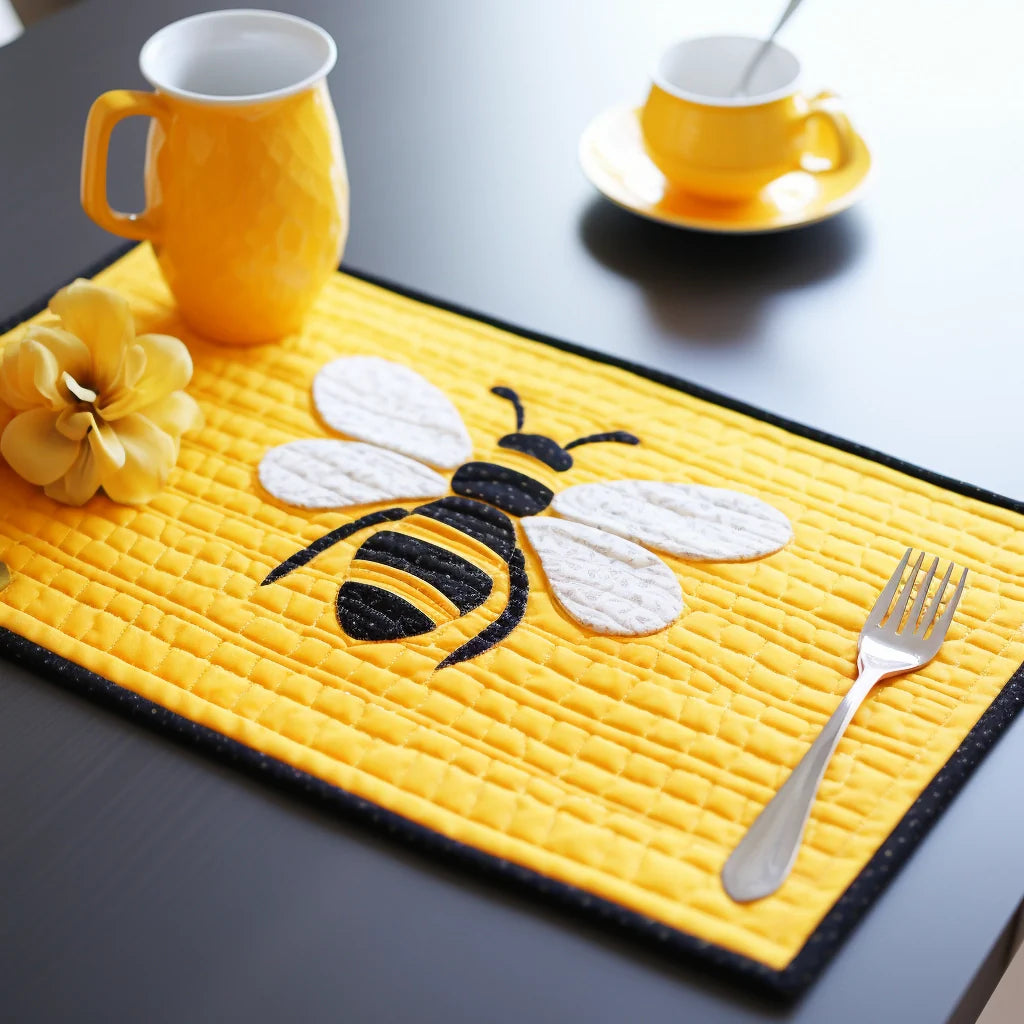 Bee Quilted Placemat Placemats For Round Table Retirement Gift Ideas For Men