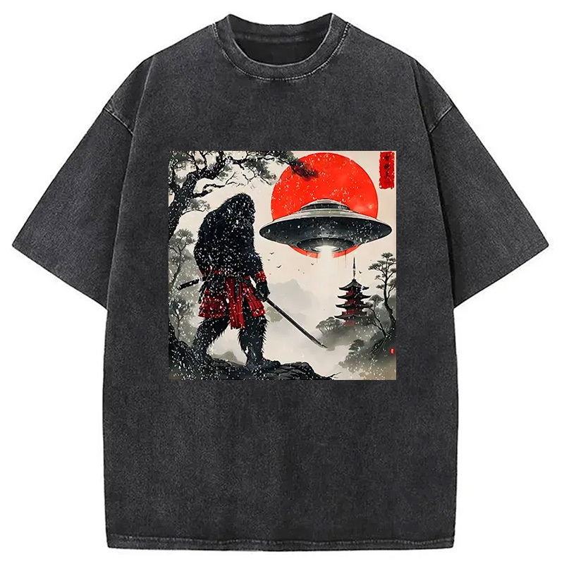 Bigfoot Vs Alien Washed T-Shirt Retro Humor Outfit Idea Gifts For Friends