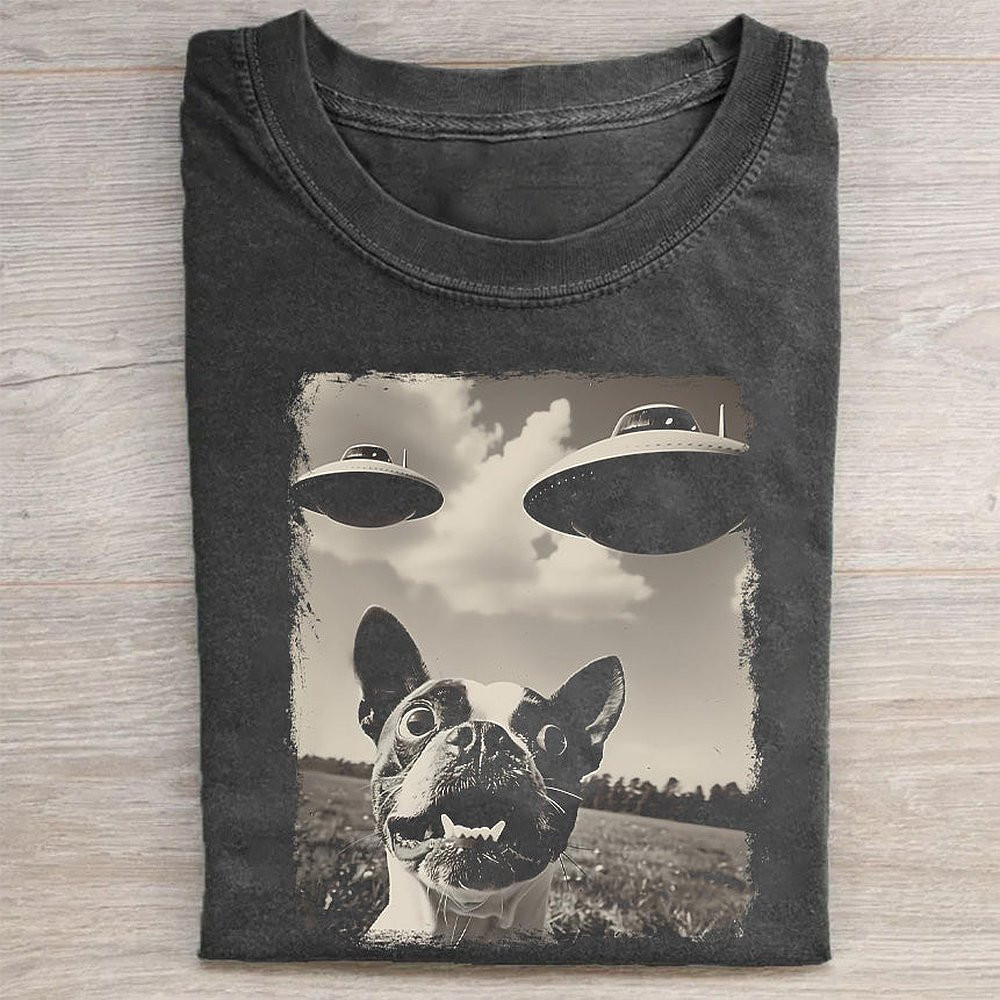 Boston Terrier Dog Taking Selfie With UFOs Funny T-Shirt Pet Lover Gift For Men Women