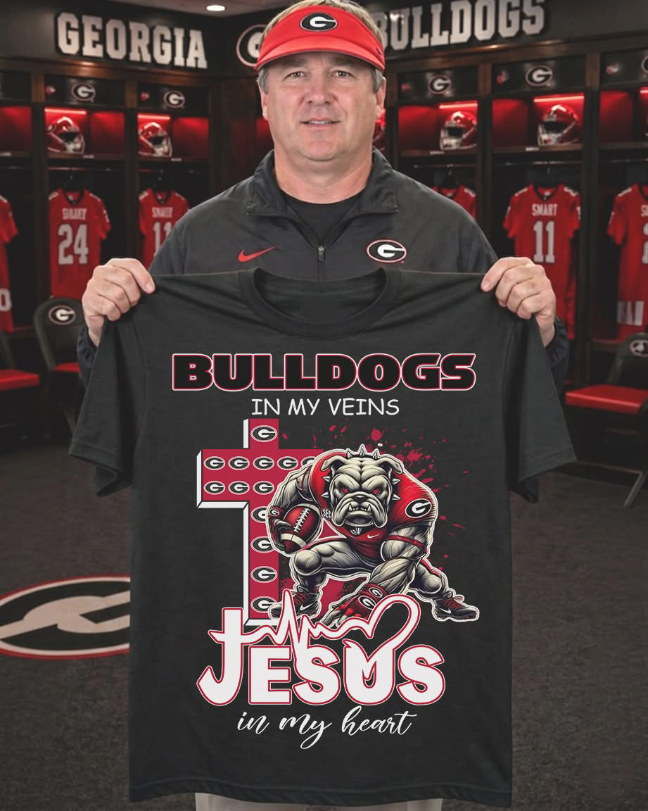 Bulldogs In My Veins T-Shirt Jesus In My Heart Clothing Gift For Athlete Life