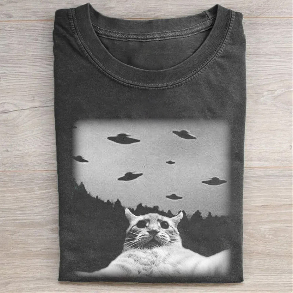 Cat Selfie With UFO Washed Cotton T-Shirt Creative Pet Lovers Merch Best Gift For Cat Owners