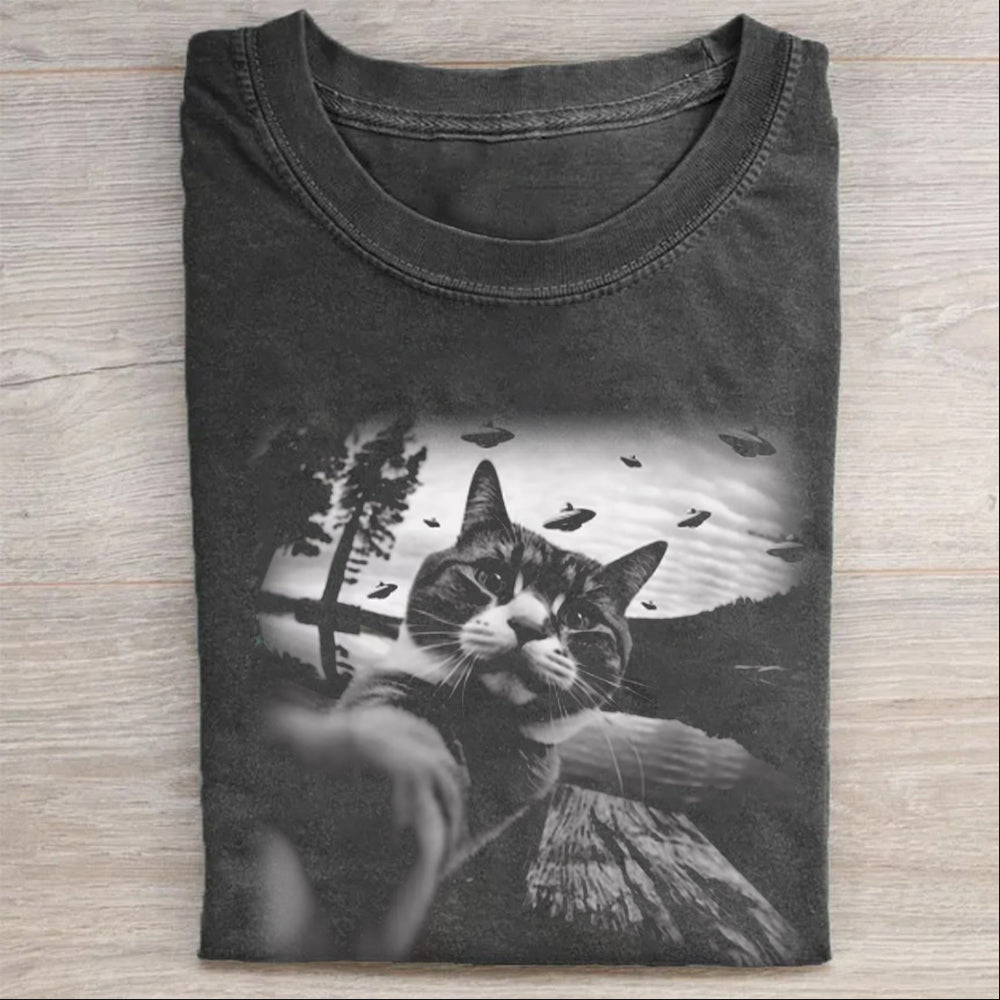 Cat Selfie With UFO Washed Cotton T-Shirt Funny Cat Lovers Merch Best Gift For Pet Owners