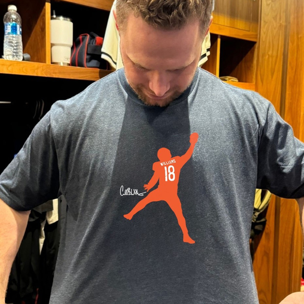 Chicago Football Caleb Williams Iceman Silhouette Signature Shirt Presents For Football Fans