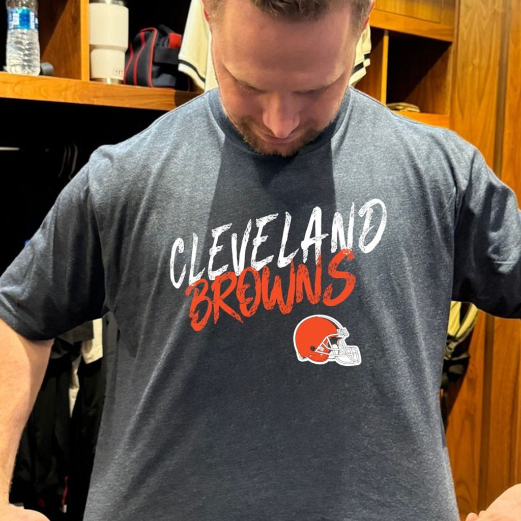 Cleveland Football Hustle 2026 Logo T-Shirt Game Day Shirt Football Fan Gift Ideas