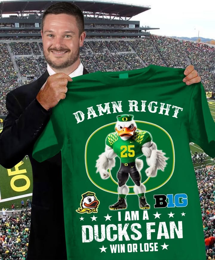 Damn Right I Am A Oregon Ducks Fans Win Or Lose T-Shirt Best Gift For Football Fans