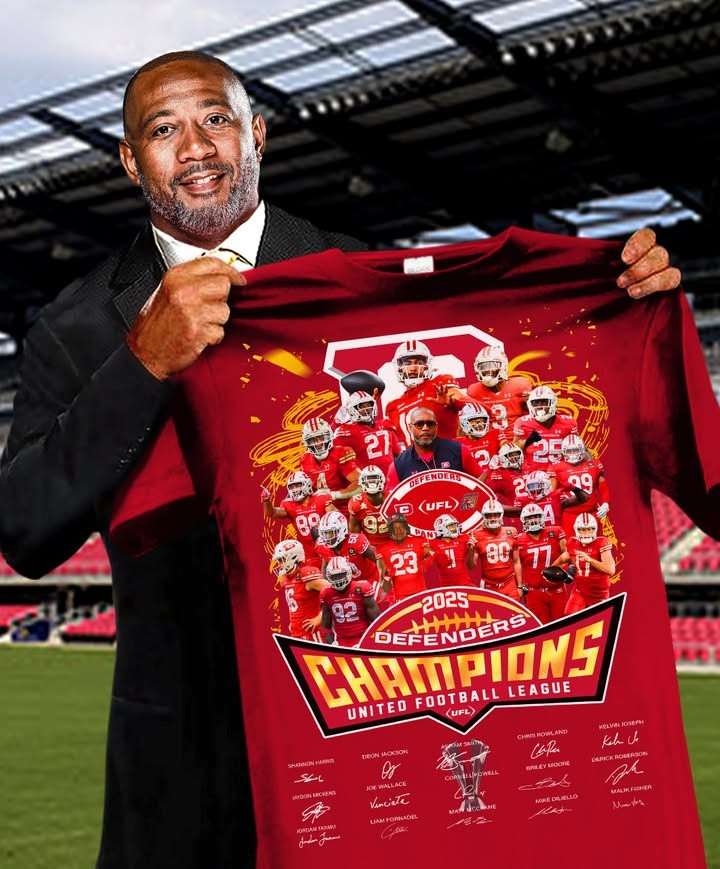 DC Defenders UFL 2025 Champions Team T-Shirt