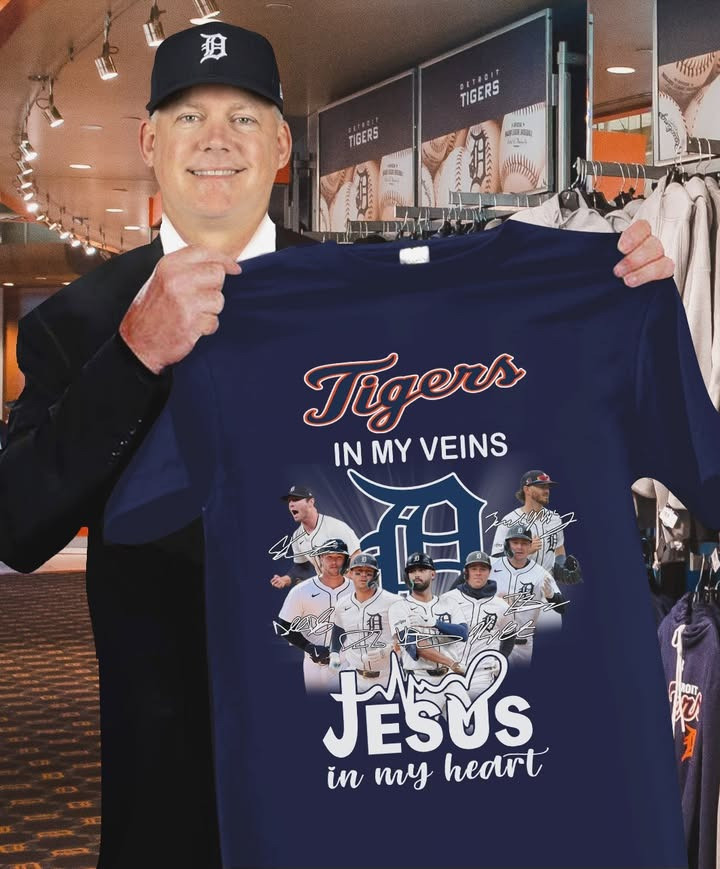 Detroit Tigers In My Veins Jesus In My Heart T-Shirt Gifts For Fans