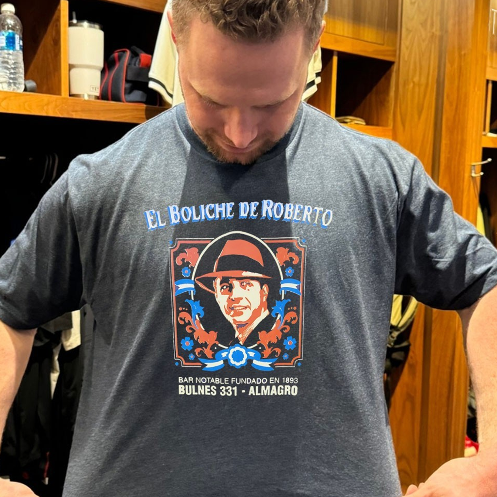 El Boliche De Roberto Bar Notable Fundado En 1893 Bulnes 331 Almagro Shirt Gifts For Him