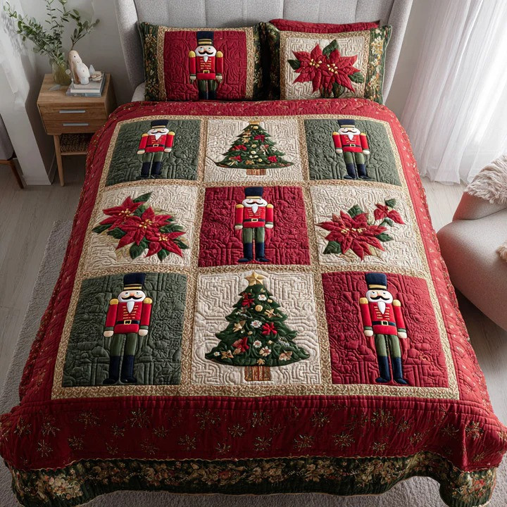 Festive Sentinel 3-Piece Quilted Bedding Set Christmas Holiday Bedspread Best Xmas Decor Gift