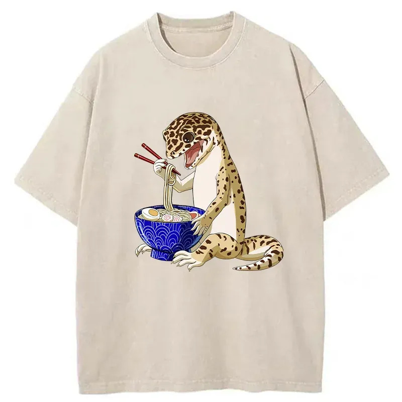 Gecko Eating Ramen Washed T-Shirt Classic Graphic Fashion Tee Gifts For Besties