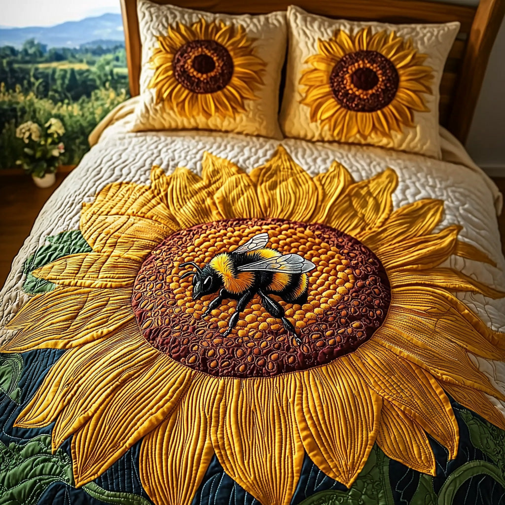 Golden Wings Quilted Bedding Set Exclusive Bedding Gift Set for Luxury Sleep