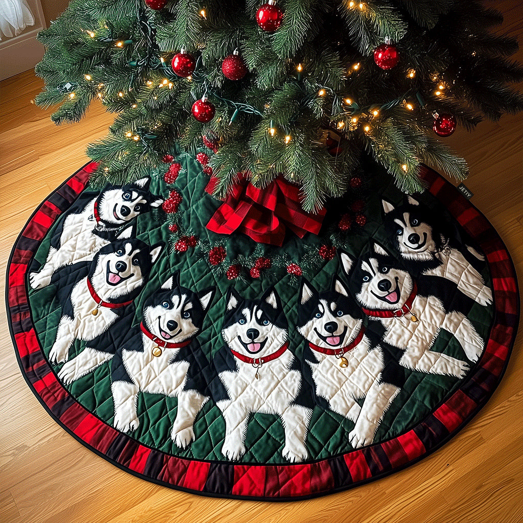 Howling Holiday Huskies Quilted Christmas Tree Skirt Festive Christmas Tree Skirt for Holiday Decor