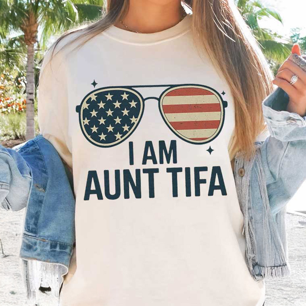 I Am Aunt Tifa American Flag T-Shirt Gifts For Mother