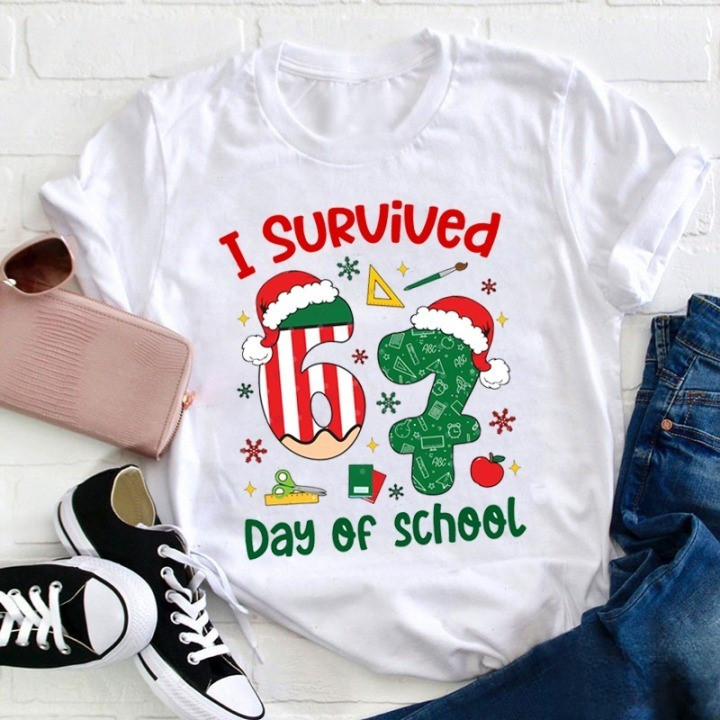 I Survived 67 Days Of School Christmas T-Shirt Funny Teacher Student Clothing Gift Ideas