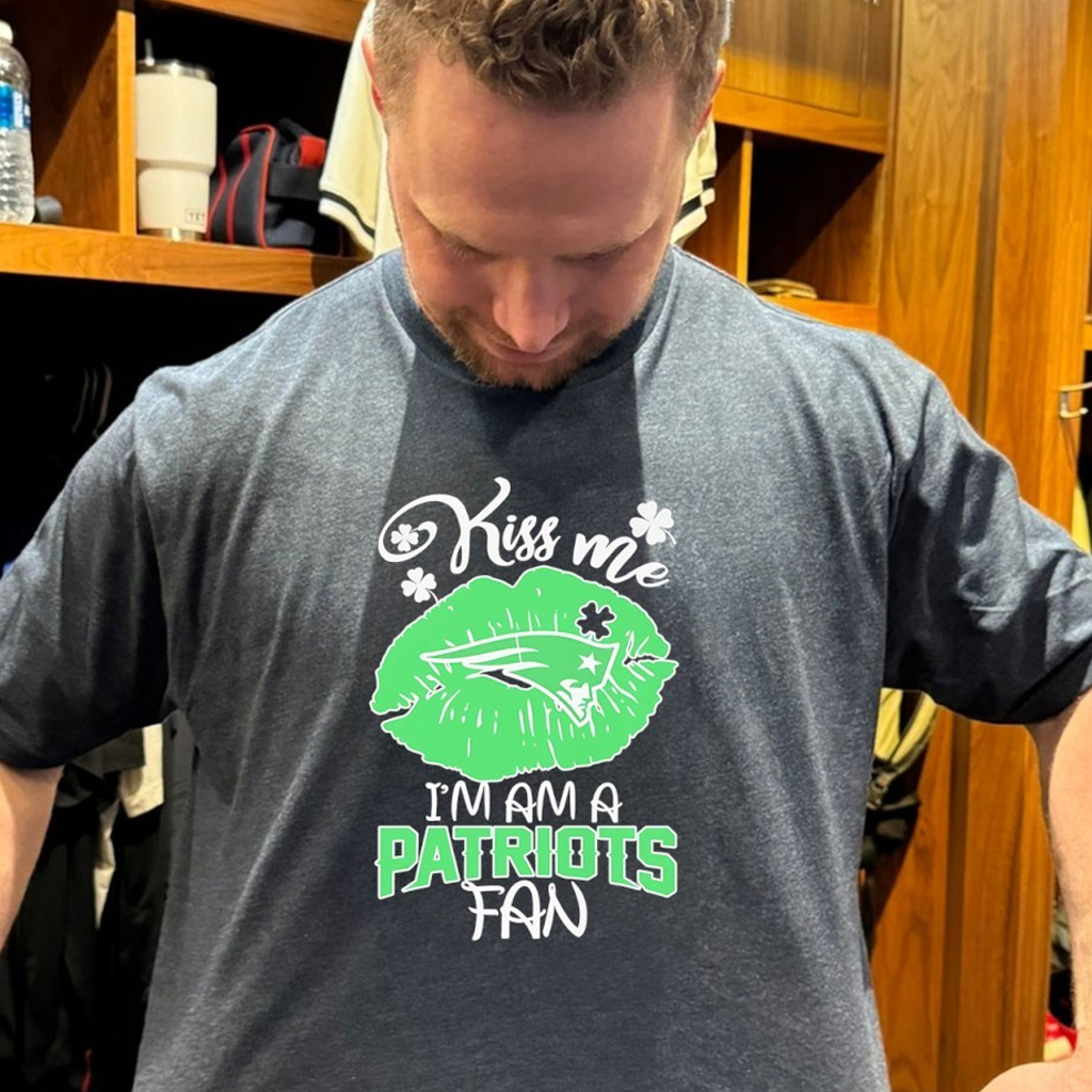 Kiss Me I Am A New England Patriots Fan St Patrick's Day T-Shirt Football Related Gifts Kiss Me I Am A New England Patriots Fan St Patrick's Day T-Shirt Football Related Gifts