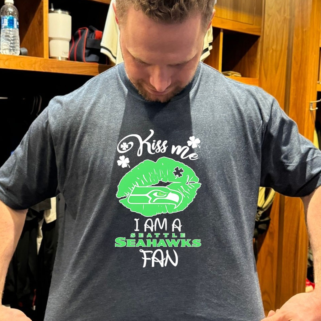 Kiss Me I Am A Seattle Seahawks Fan St Patrick's Day T-Shirt Unique Gifts For Football Fans Kiss Me I Am A Seattle Seahawks Fan St Patrick's Day T-Shirt Unique Gifts For Football Fans