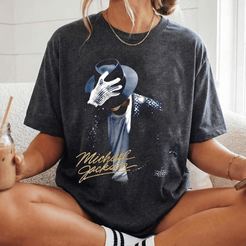 Michael Glove Graphic T-Shirt King Of Pop Clothes Michael Jackson Lover Gift For Wife