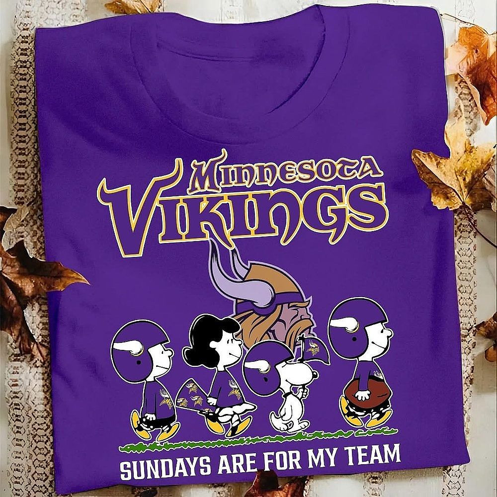 Minnesota Vikings x Snoopy Is Back T-Shirt Sundays Are For My Team Best Gift For Football Fans