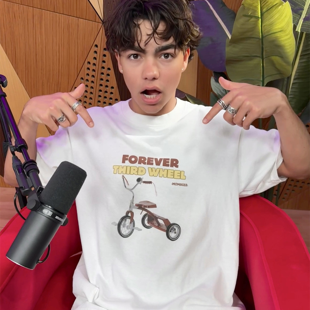 MOMager Merch Forever 3rd Wheel T-Shirt Forever Third Wheel Shirt Gifts For Friends MOMager Merch Forever 3rd Wheel T-Shirt Forever Third Wheel Shirt Gifts For Friends