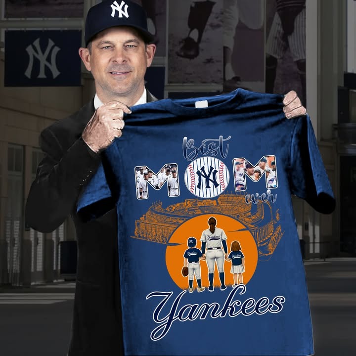 New York Yankees T-Shirt - Best Mom Ever Gift for Baseball Fans