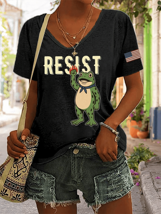 No Kings V-neck Shirt Polish Frog Resist Shirt Gift for Anti MAGA