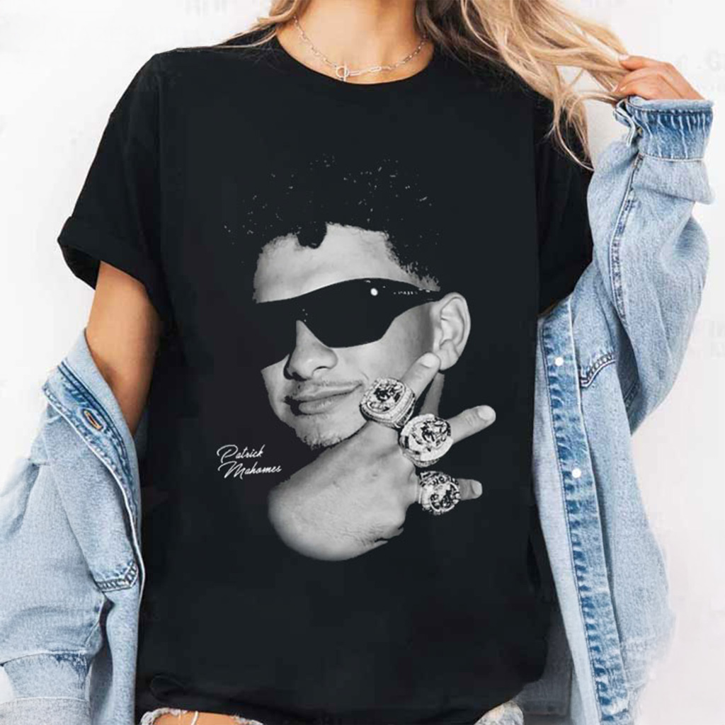 Patrick Mahomes Kansas City Football 90s Bootleg T-Shirt Presents For Football Fans