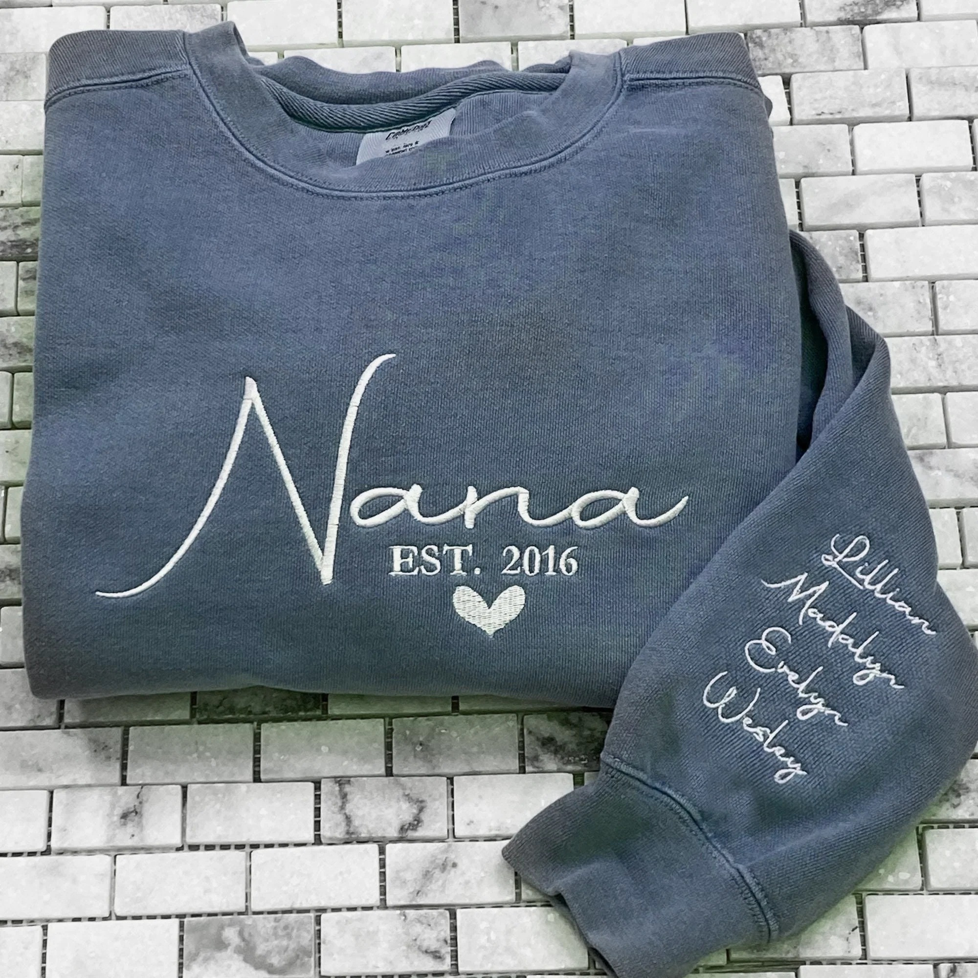 Personalized Nana Sweatshirt Family Name Crewneck Grandkids Shirt Mothers Day Gift Ideas