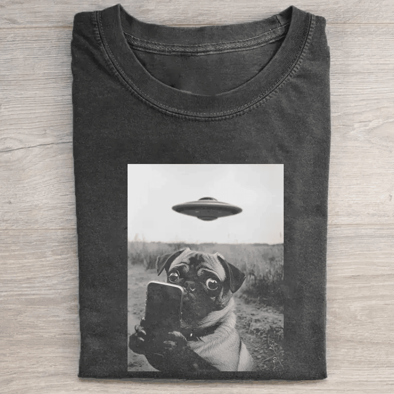 Pug Selfie UFO Graphic T-Shirt Funny Pug Dog Lover Tee Vintage Meme Dog Shirt Best Gift For Pug Owners