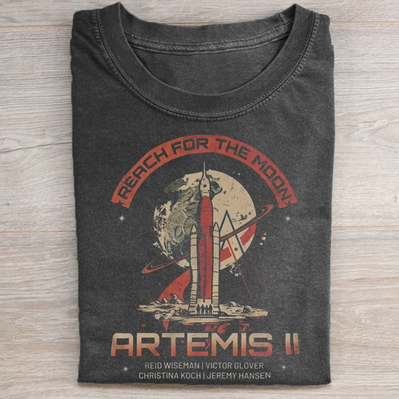 Reach For The Moon T-Shirt Artemis II Moon Mission Clothing Gift For Space Lover