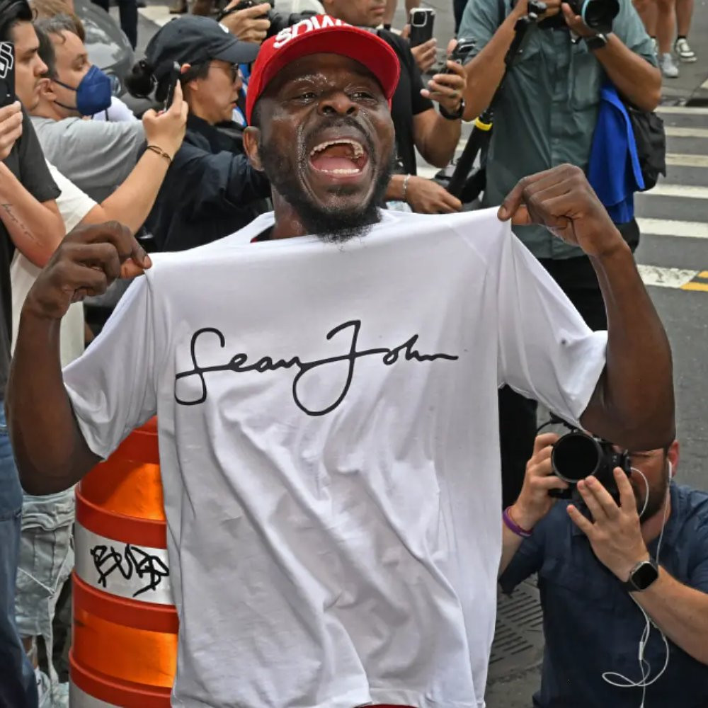 Sean John American T-Shirt Gift Ideas For Fans