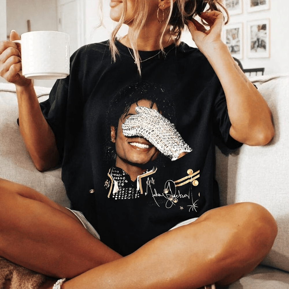 Signature Michael Glove Graphic T-Shirt King Of Pop Tee Great Gift For Michael Jackson Fans