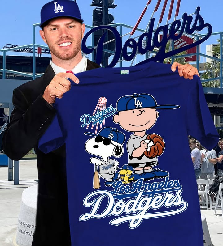 Snoopy Charlie Brown Peanuts Squad LA Dodgers T-Shirt Baseball Best Gifts For Dodgers Fans