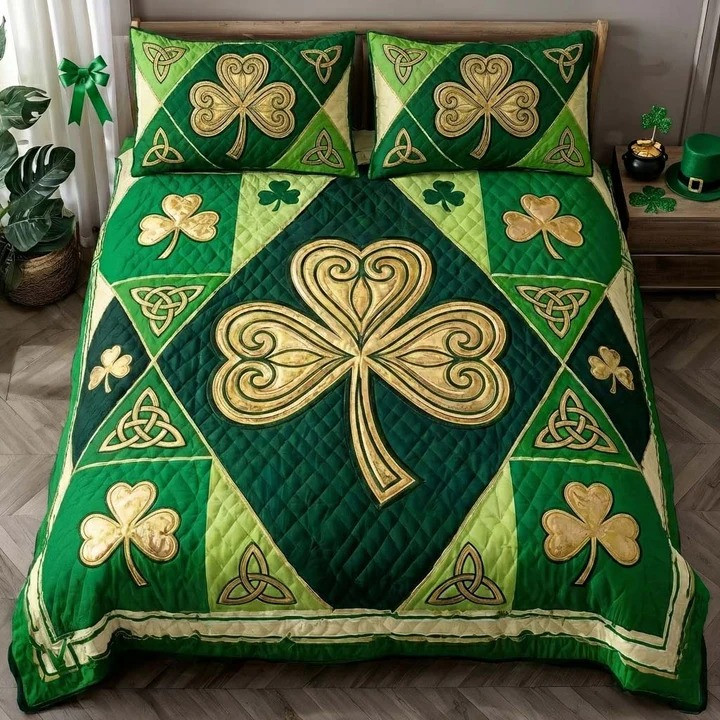 St Patrick's Day Celtic Gold Shamrock Quilted Bedding Set Irish Celtic Knot Bedroom Decor Gift