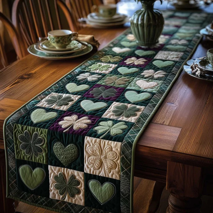 St Patrick's Day Shamrock Heart Patchwork Table Runner Irish Green Purple Home Decor Best Gift