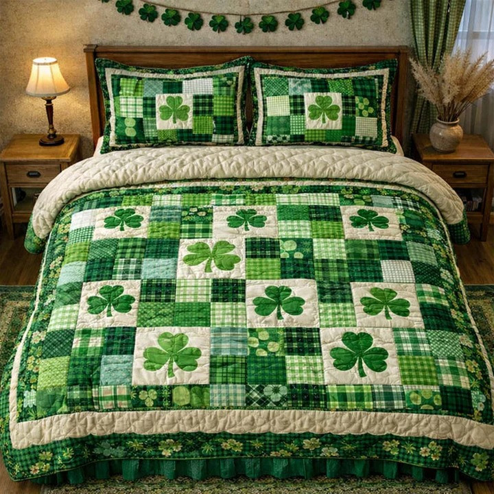 St Patrick's Day Shamrock Plaid Quilted Bedding Set Irish Green Checkered Bedroom Decor Gift Ideas
