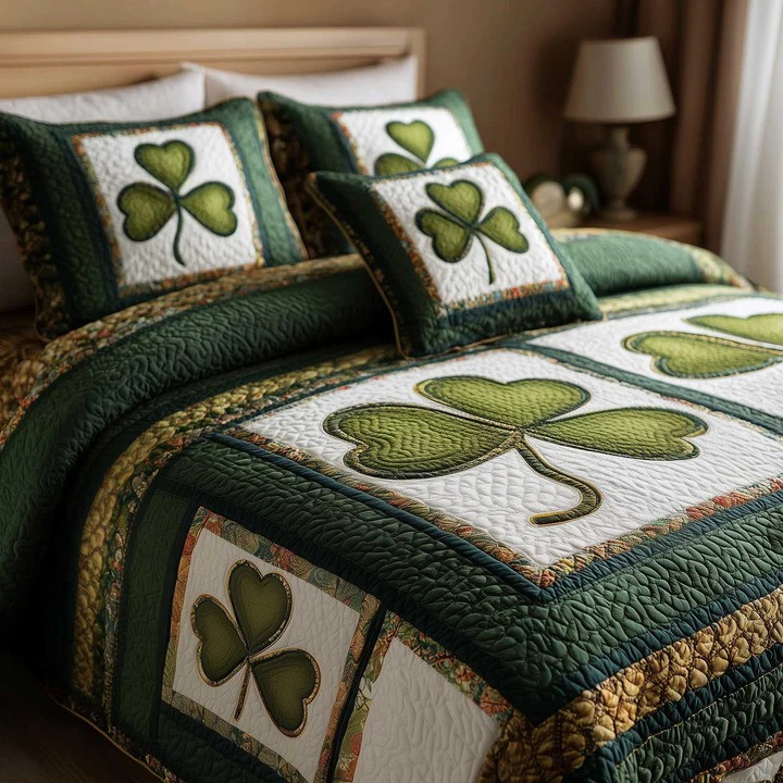 St Patrick's Day Shamrock Quilted Bedding Set Irish Green Clover Patchwork Bedroom Decor Best Gift