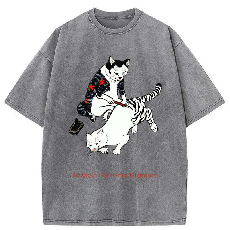 The Cat Is Tattooing Washed T-Shirt Trendy Aesthetic Graphic Apparel Gifts For Besties