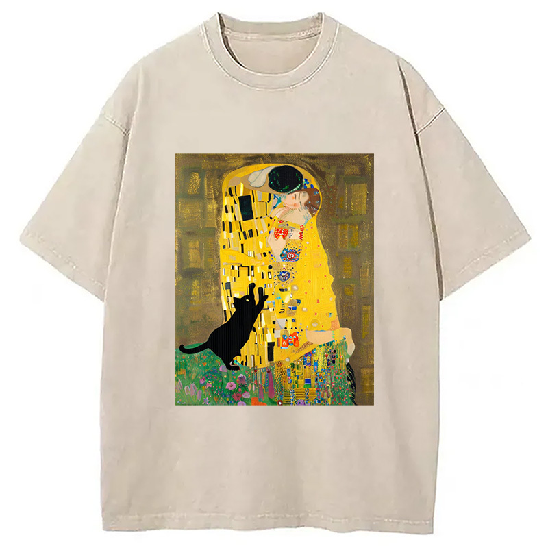 The Kiss With Cat Washed T-Shirt Funny Graphic Gift For Friends Gifts For Best Friend