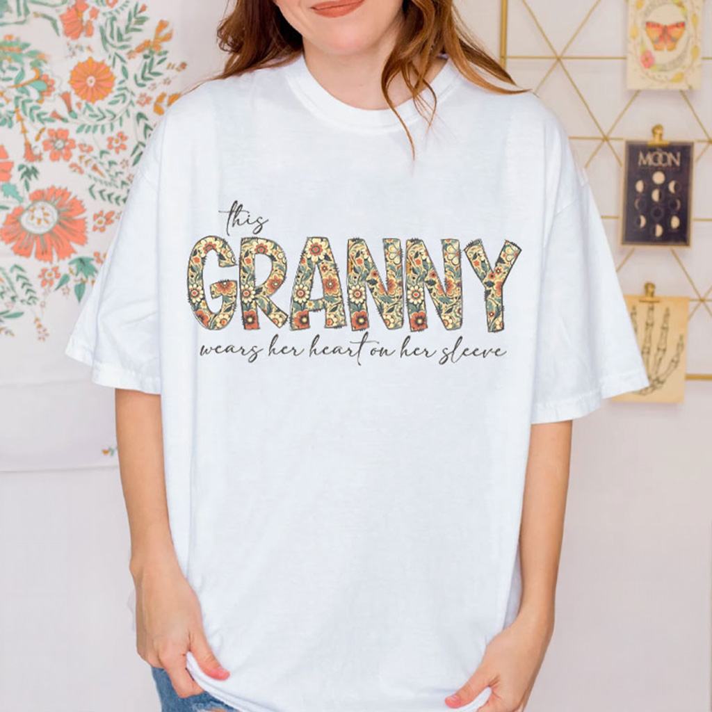This Granny Wears Her Heart On Her Sleeve T-Shirt Christmas Gifts For Her This Granny Wears Her Heart On Her Sleeve T-Shirt Christmas Gifts For Her