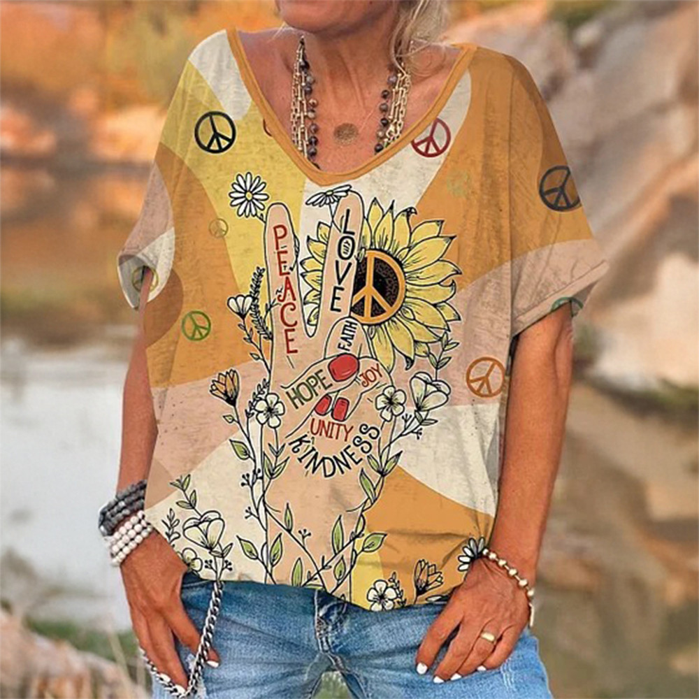 Vintage Hippie Peace & Love V-Neck Shirt Hippie Style Apparel Cool Gift For Nana