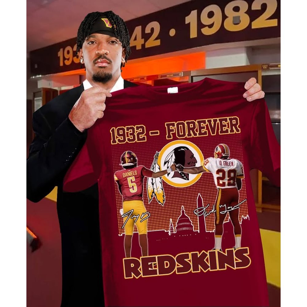 Washington Redskins 1932 Forever City Skyline Signatures T-Shirt Redskins Merch Gift Ideas For Football Players